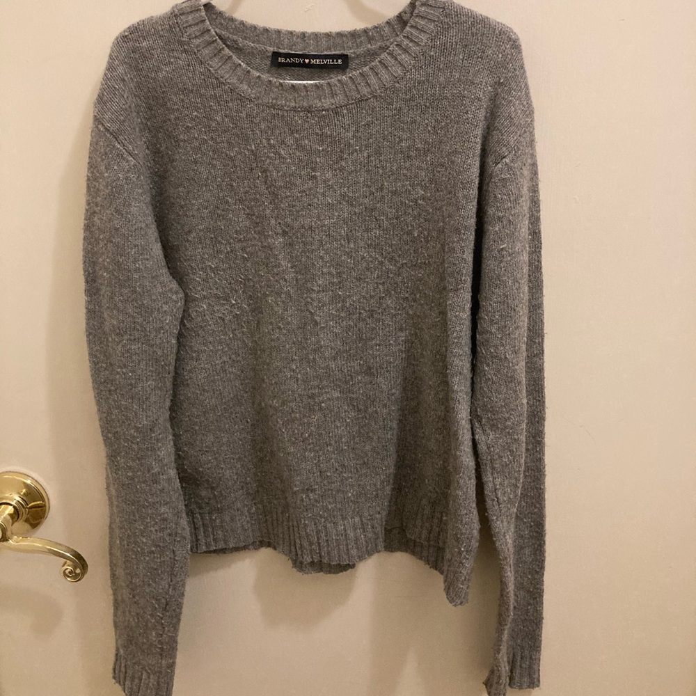 ** *DONATING THIS SUNDAY* Brandy Melville Grey Sabrina Sweater ✰
